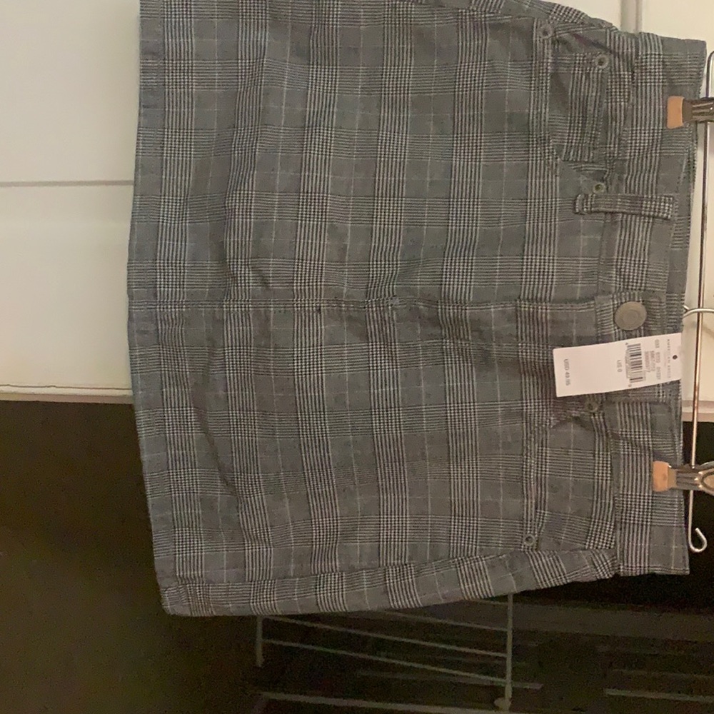 Ameri. Eagle Blk.& White “jeans” skirt -Sz 0. NWT